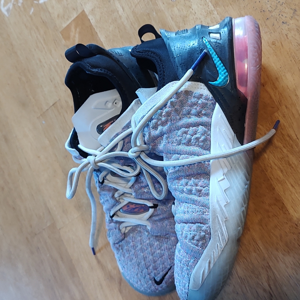 Ombre coloring Nike/ Kyries